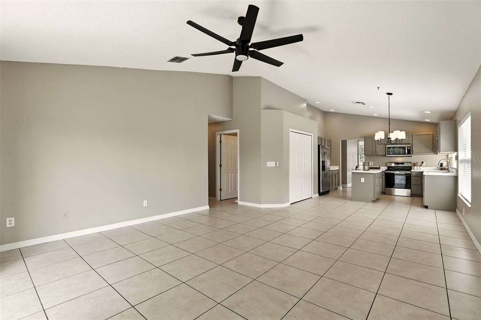 Image 16 of 32 For 10418 Sun Villa Boulevard