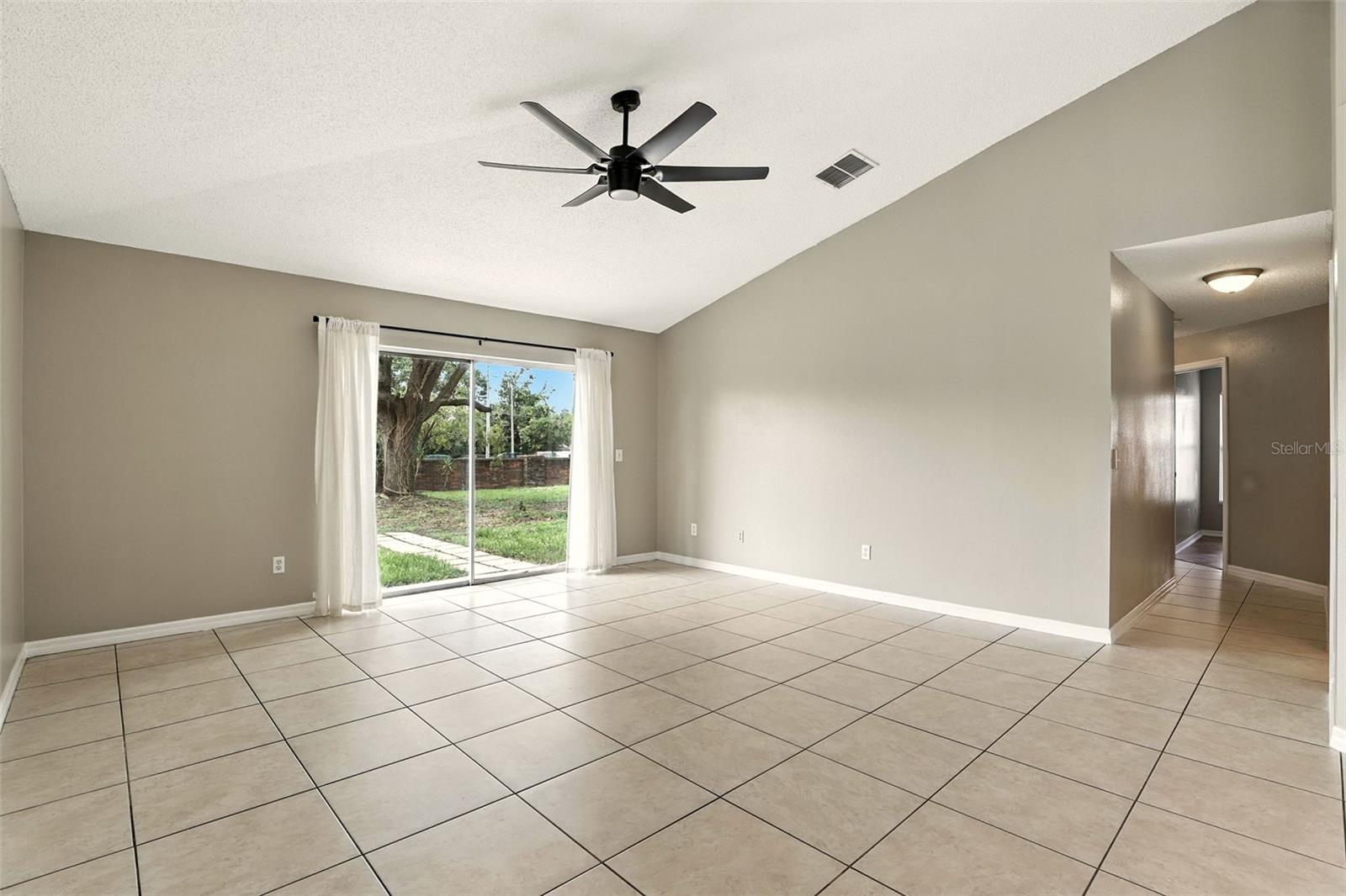 Image 17 of 32 For 10418 Sun Villa Boulevard