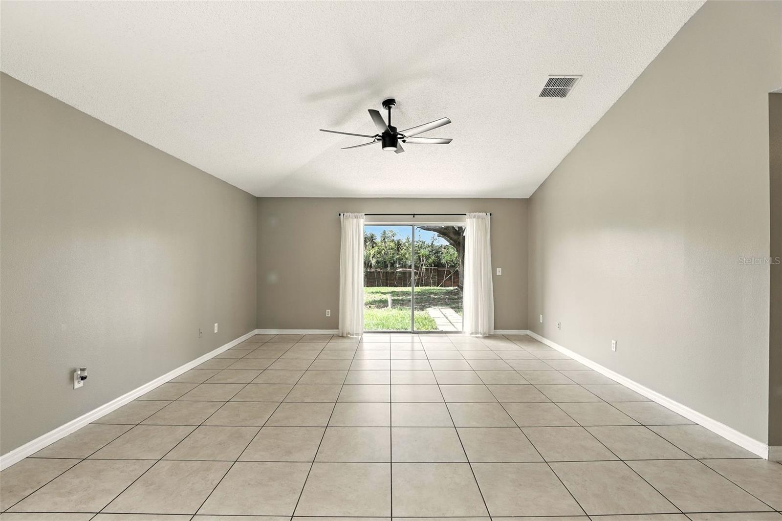 Image 18 of 32 For 10418 Sun Villa Boulevard