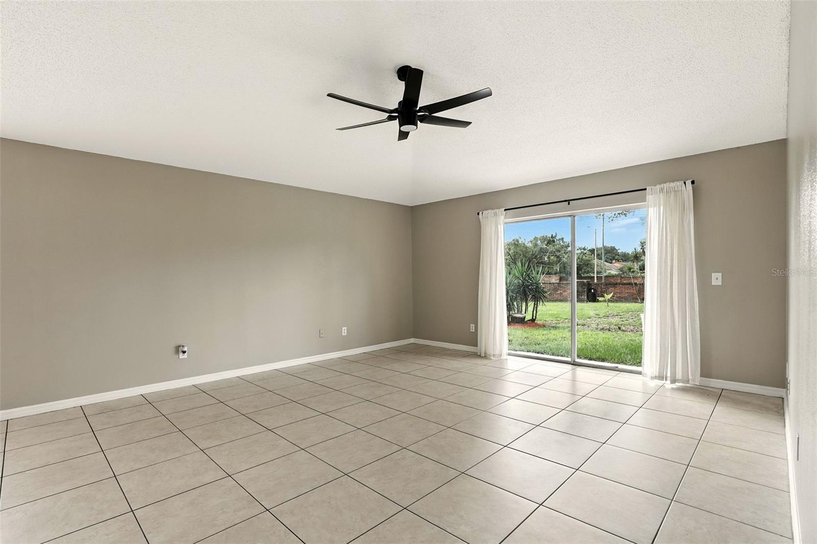 Image 19 of 32 For 10418 Sun Villa Boulevard