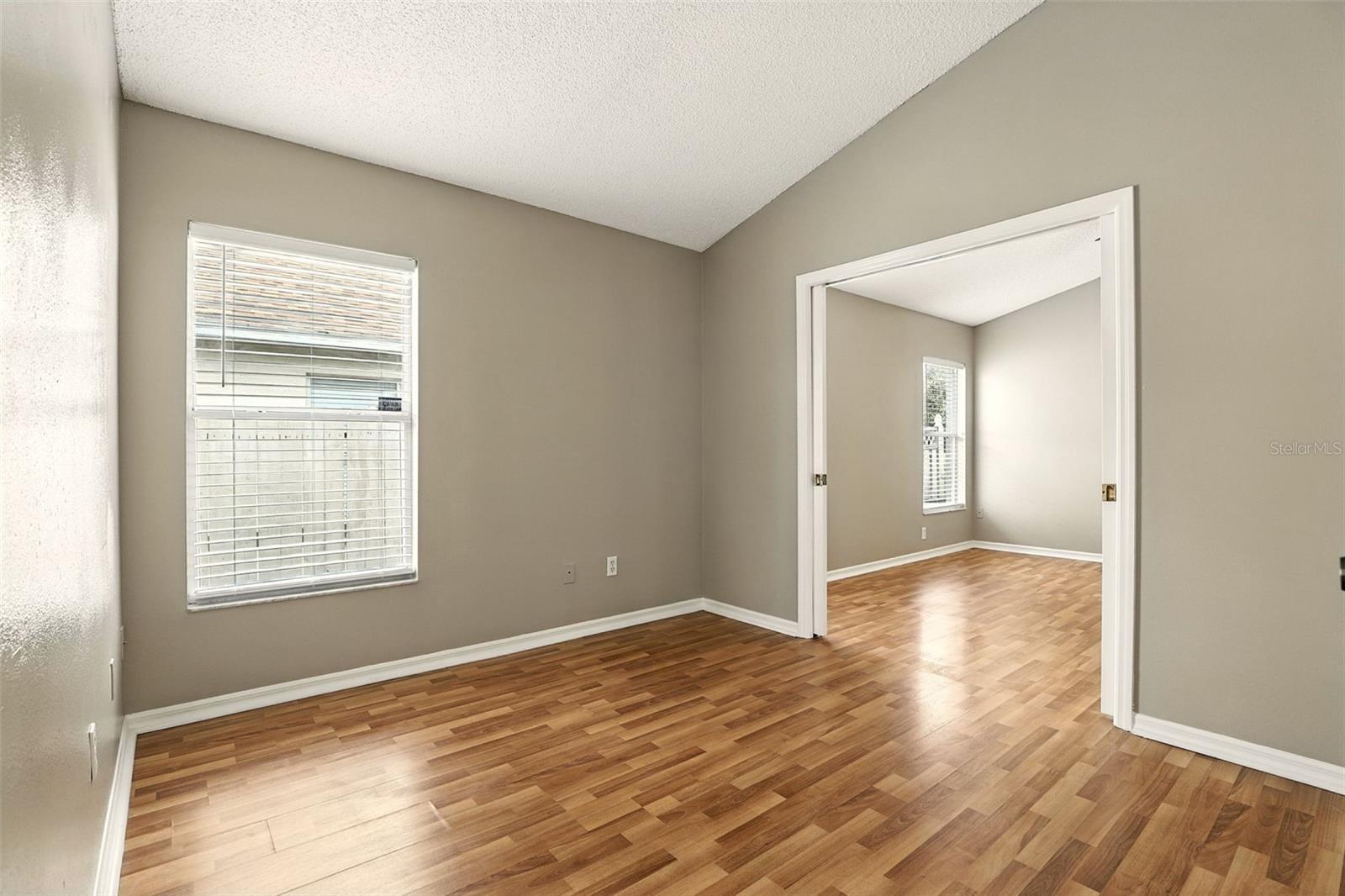 Image 21 of 32 For 10418 Sun Villa Boulevard
