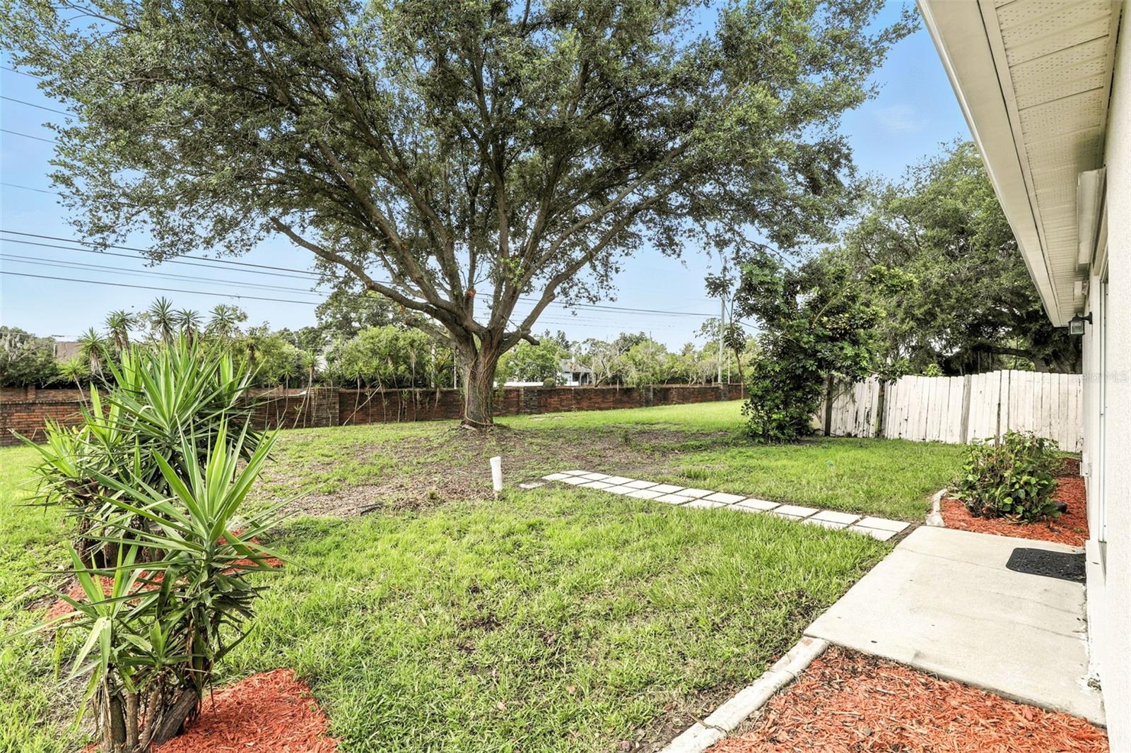 Image 31 of 32 For 10418 Sun Villa Boulevard