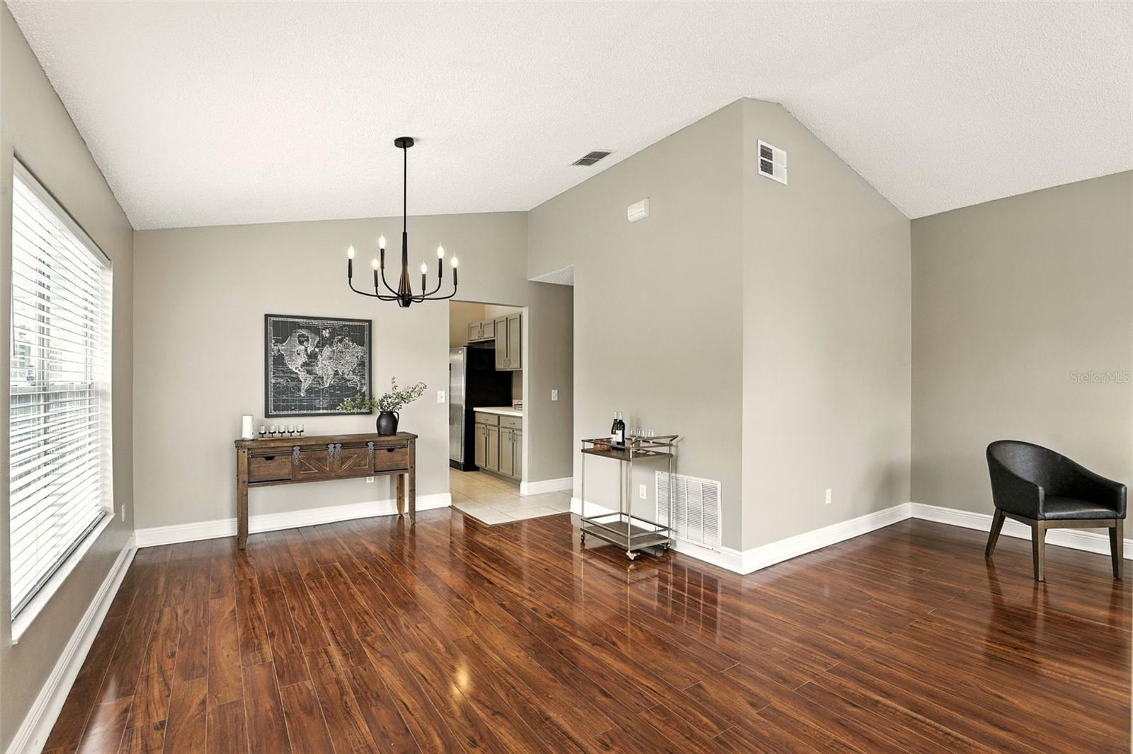 Image 4 of 32 For 10418 Sun Villa Boulevard