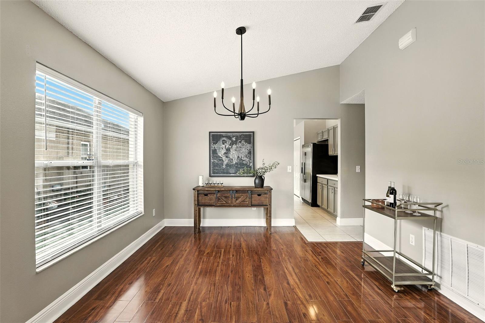 Image 5 of 32 For 10418 Sun Villa Boulevard