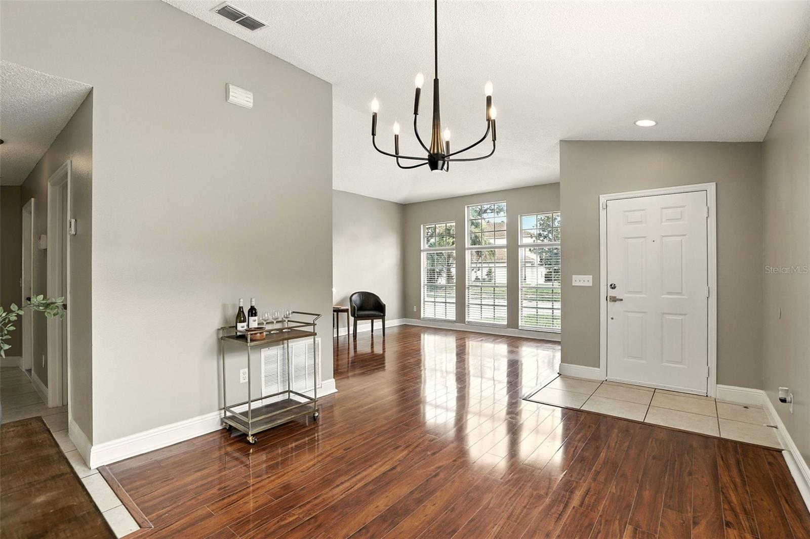 Image 7 of 32 For 10418 Sun Villa Boulevard