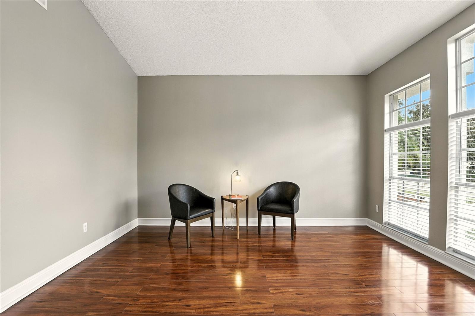 Image 8 of 32 For 10418 Sun Villa Boulevard