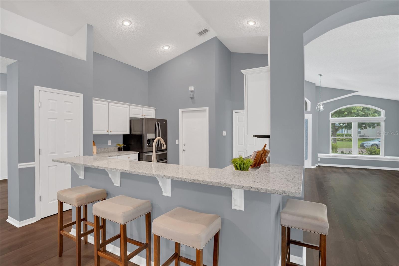 Image 11 of 29 For 13605 Emeraldview Drive