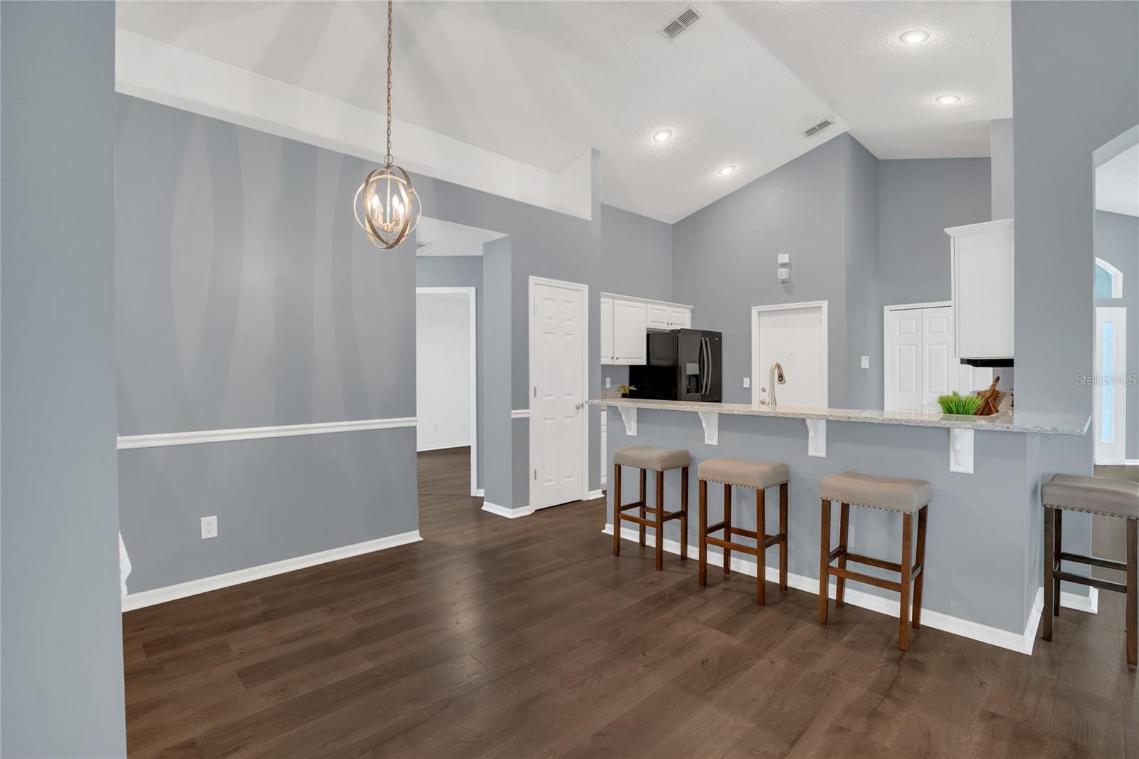 Image 14 of 29 For 13605 Emeraldview Drive