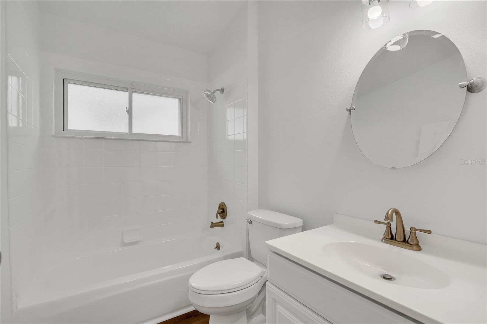 Image 19 of 29 For 13605 Emeraldview Drive