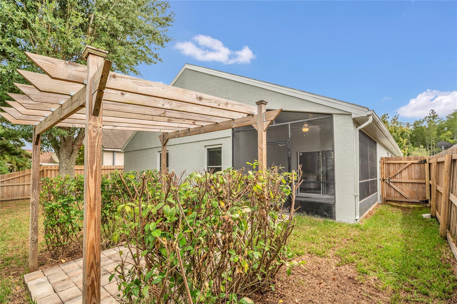 Image 24 of 29 For 13605 Emeraldview Drive