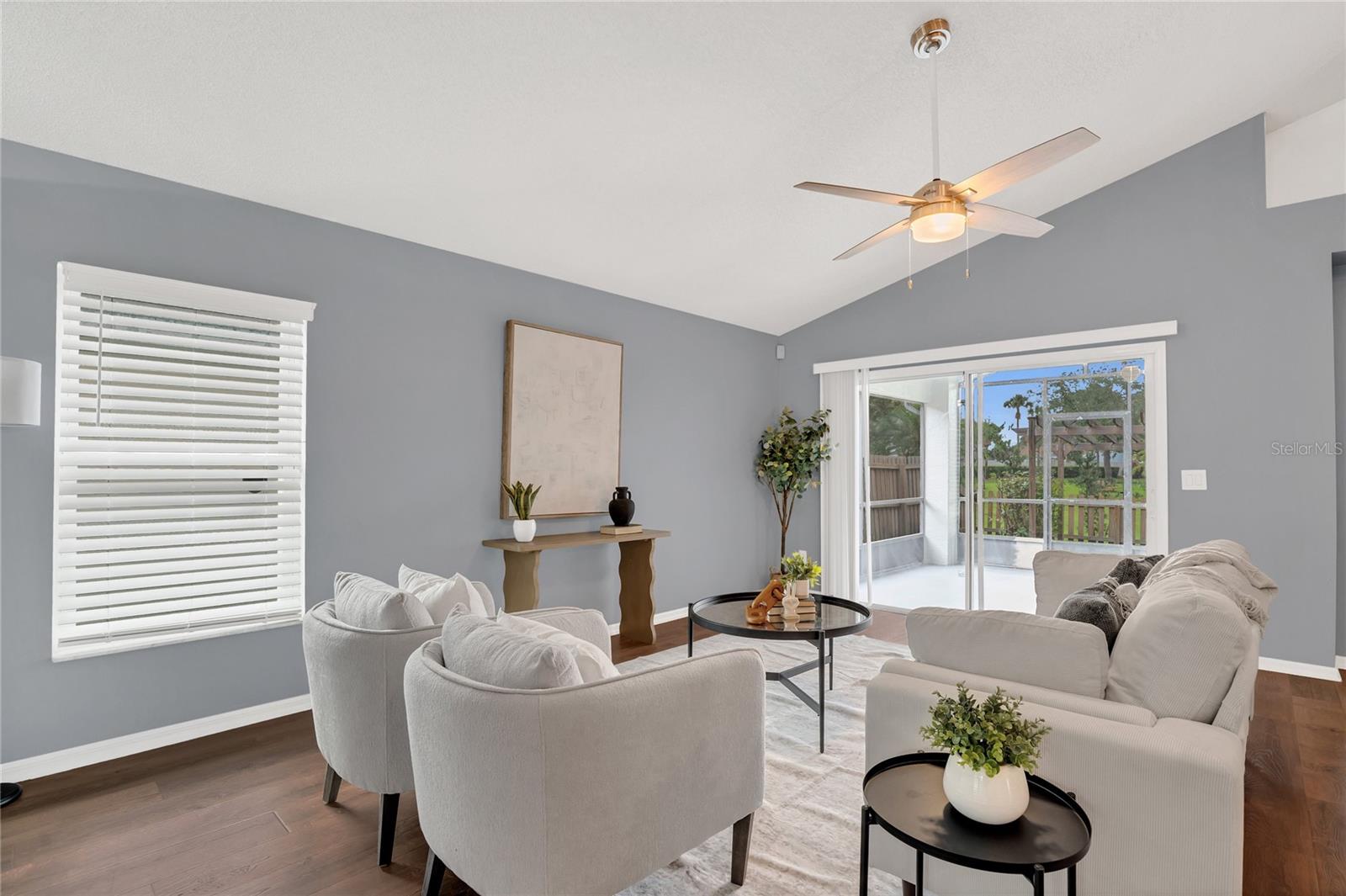 Image 5 of 29 For 13605 Emeraldview Drive