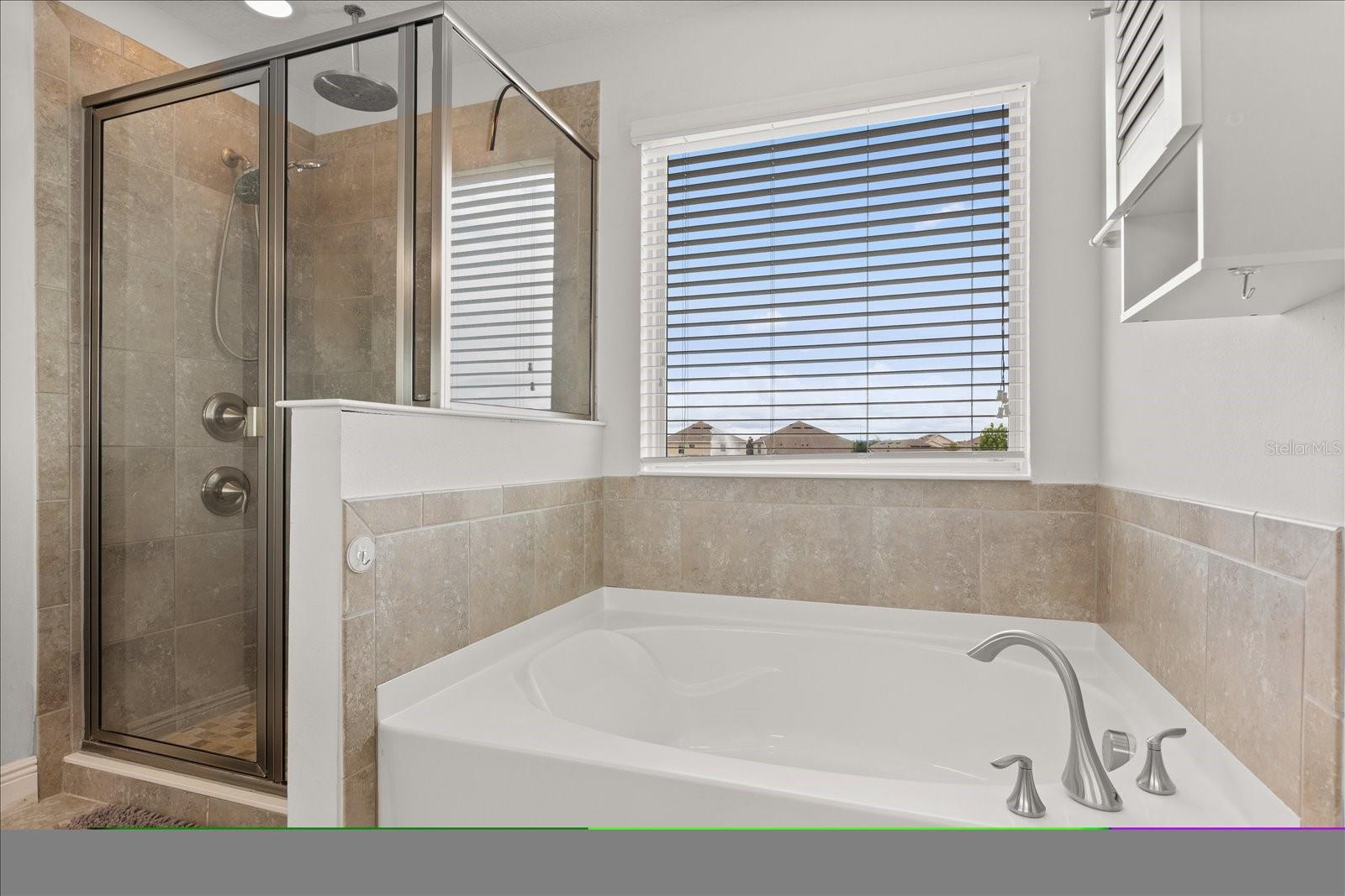 Image 17 of 24 For 16124 Azure Key