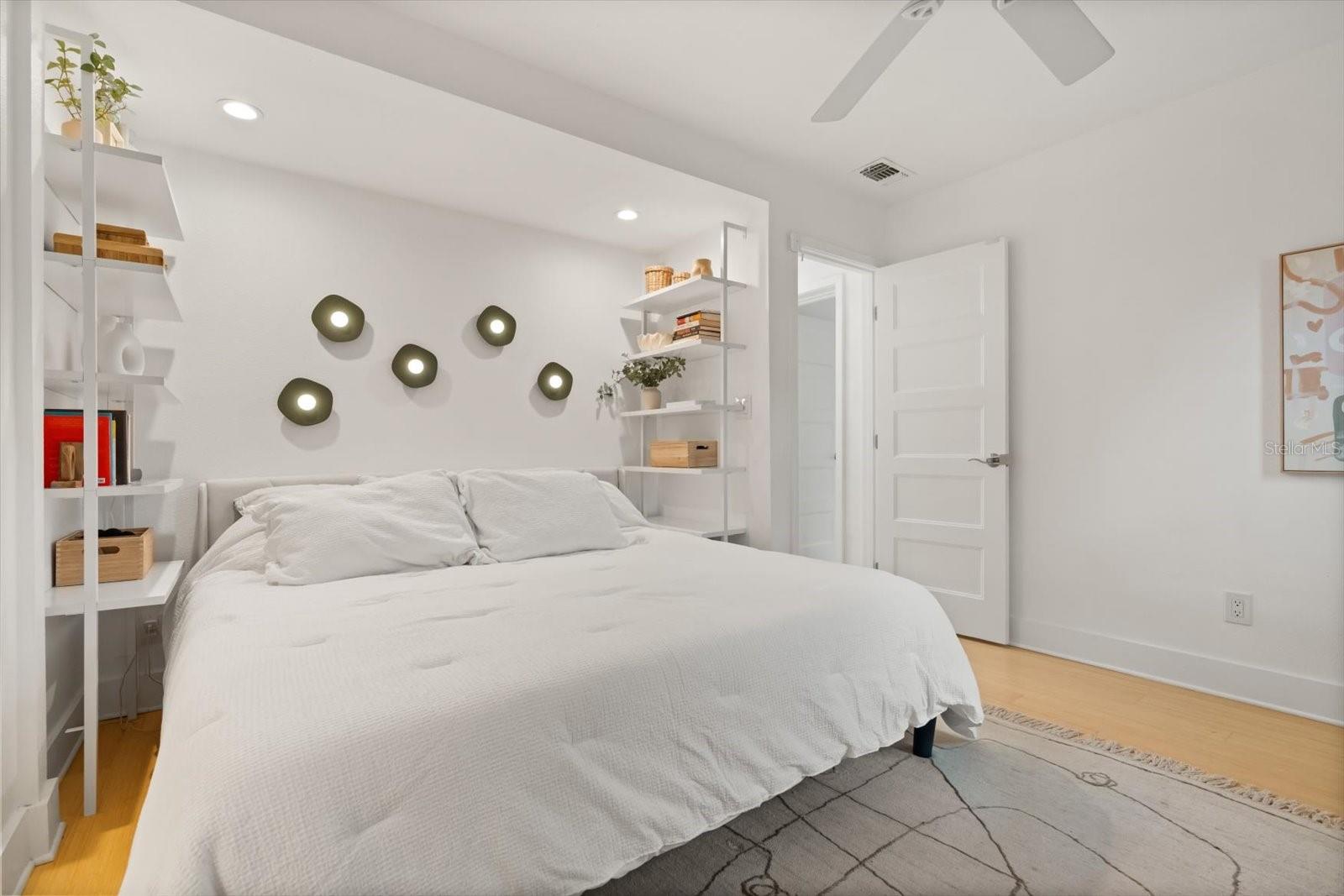 Image 15 of 24 For 2812 Woodside Avenue