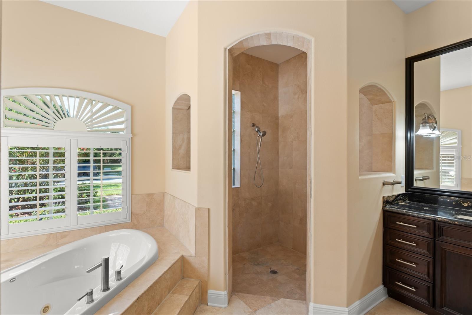 Image 17 of 71 For 1524 Lake Rhea Drive