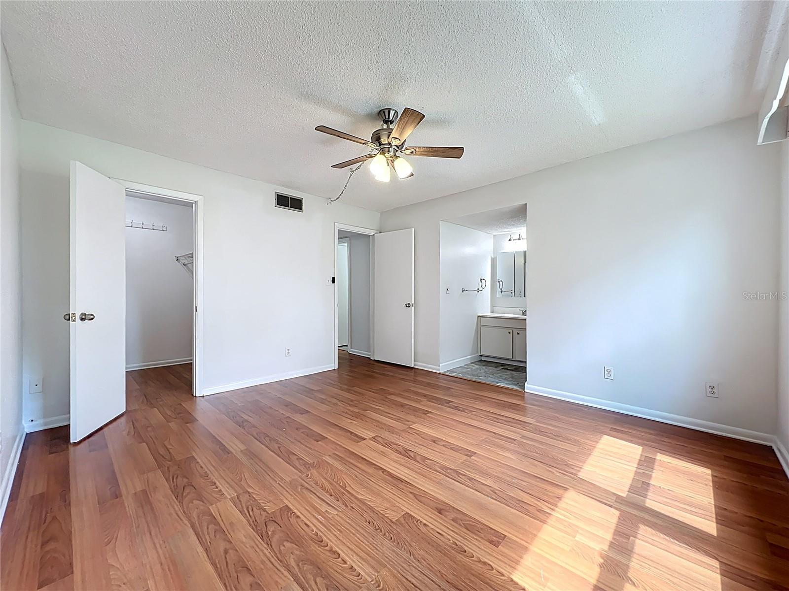 Image 13 of 24 For 200 Saint Andrews Boulevard 2206