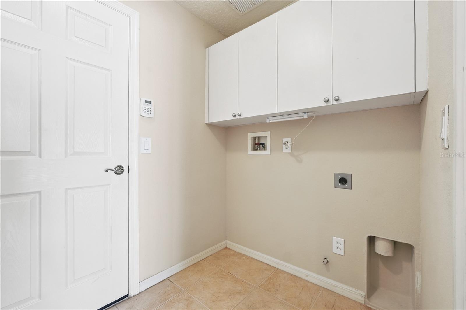 Image 29 of 39 For 7728 Cedarhurst Ln