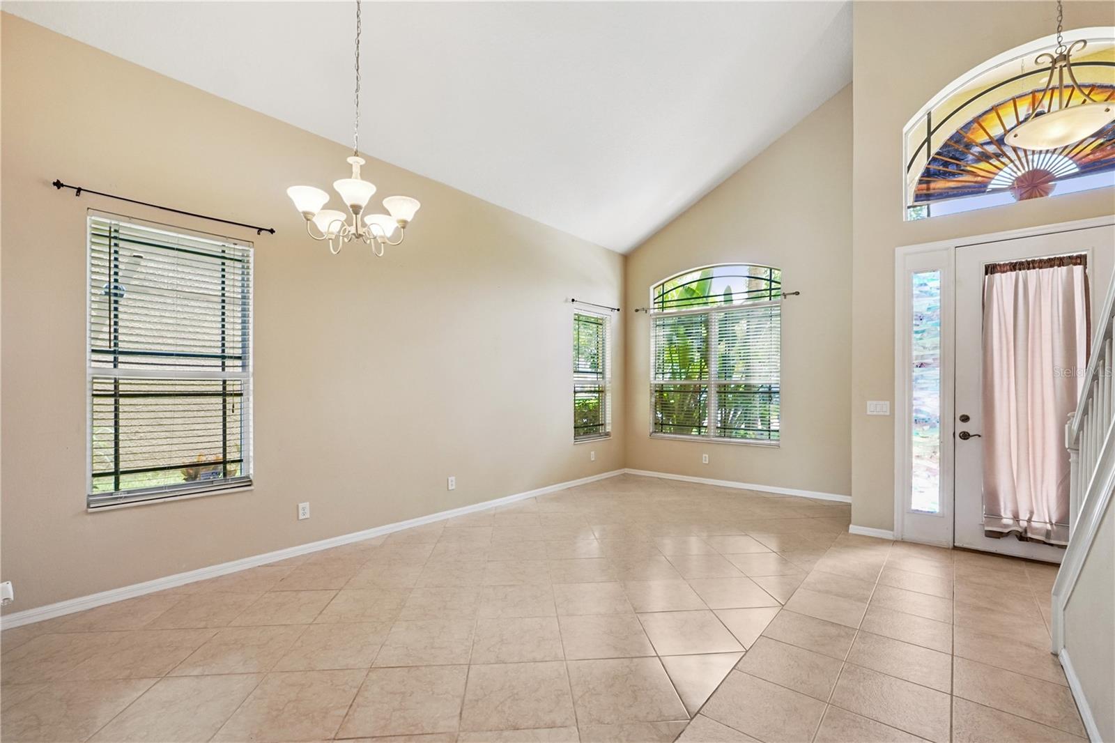 Image 6 of 39 For 7728 Cedarhurst Ln