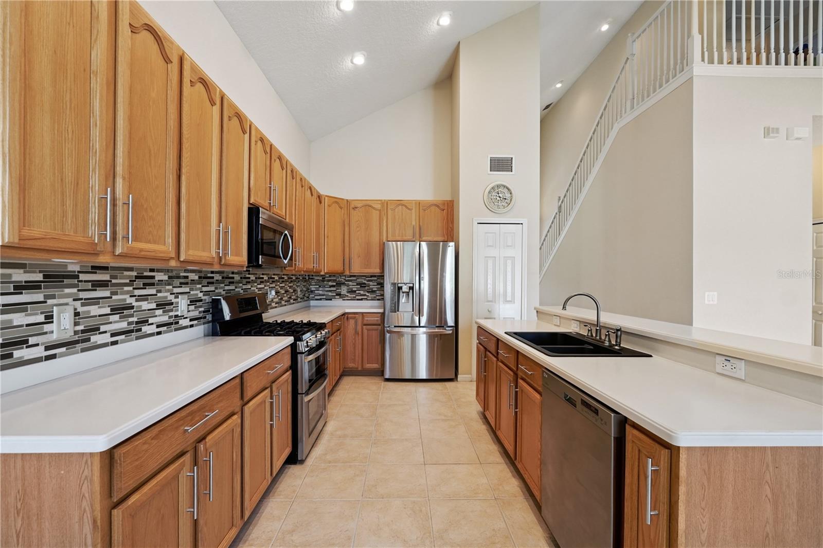 Image 8 of 39 For 7728 Cedarhurst Ln