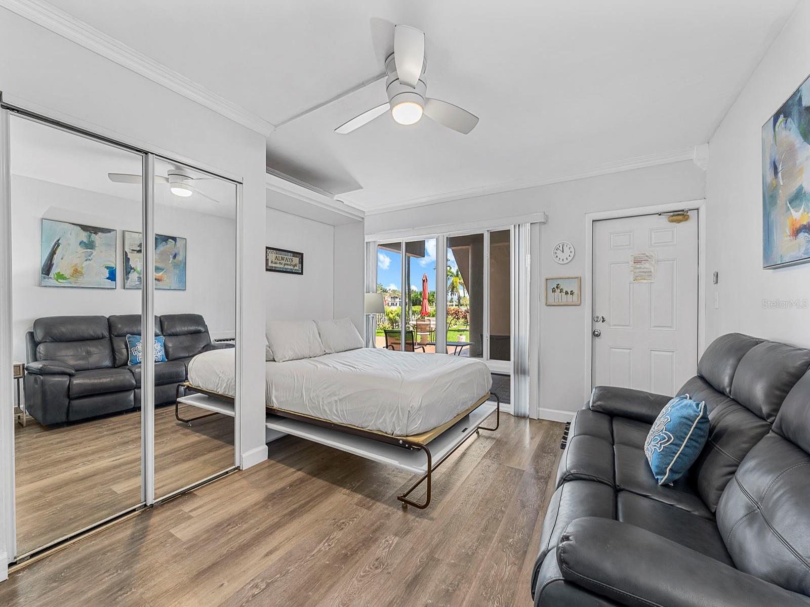 Image 11 of 23 For 555 Riverside Drive 4