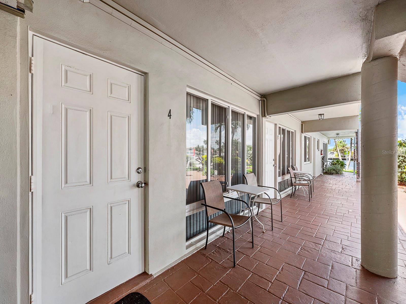Image 4 of 23 For 555 Riverside Drive 4