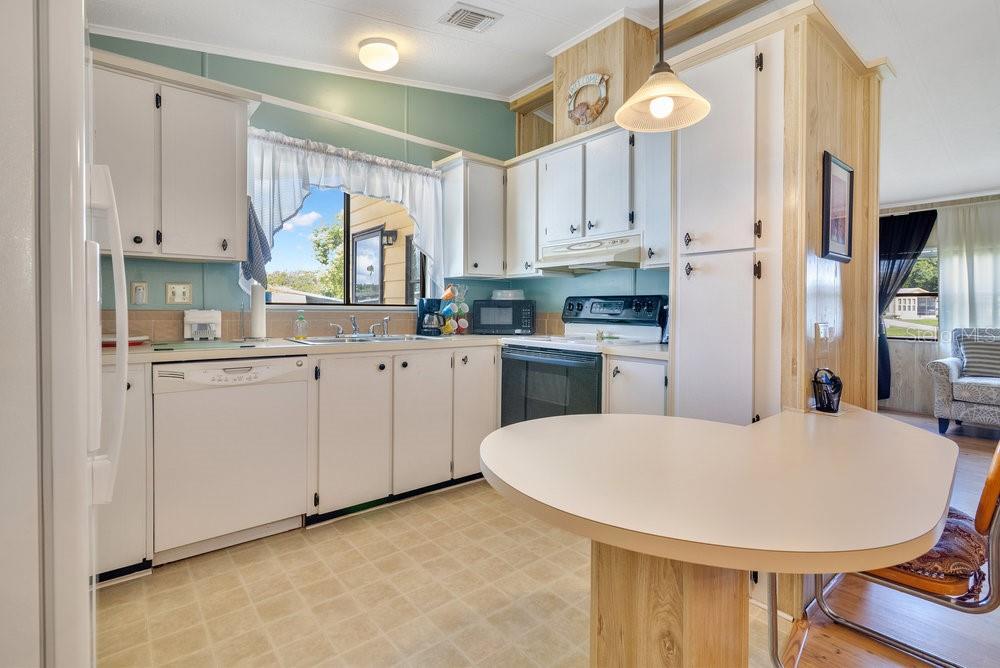 Image 16 of 30 For 226 Menlo Park Avenue