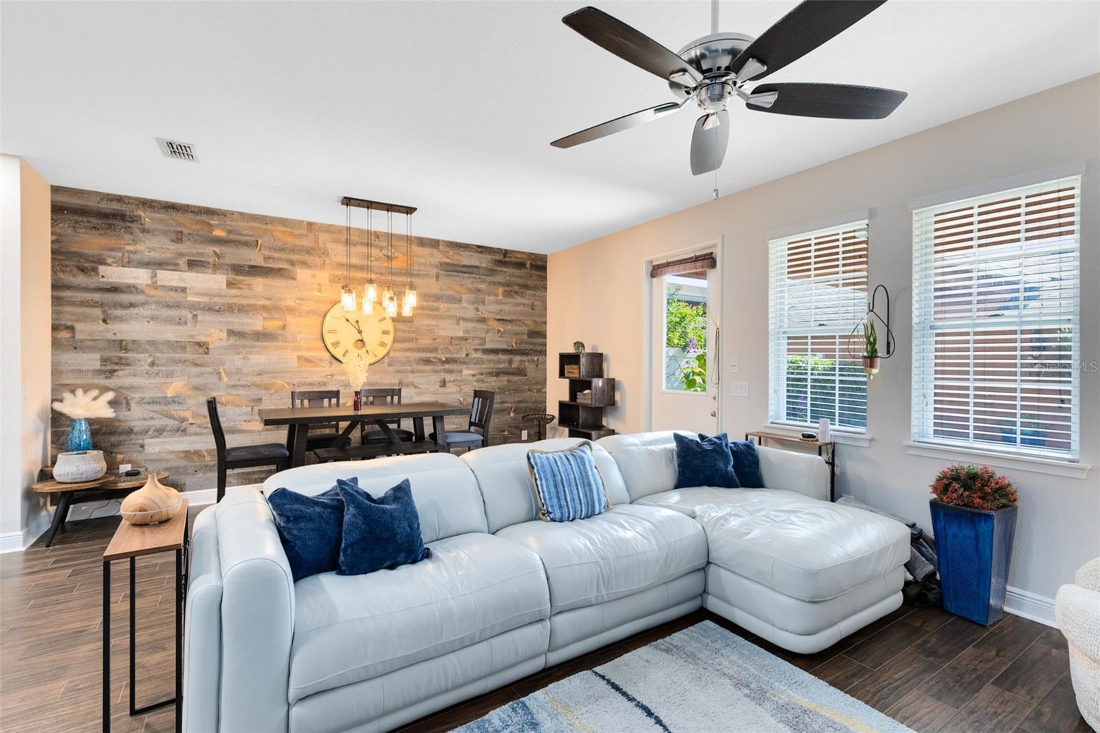 Image 4 of 43 For 15458 Honeybell Drive