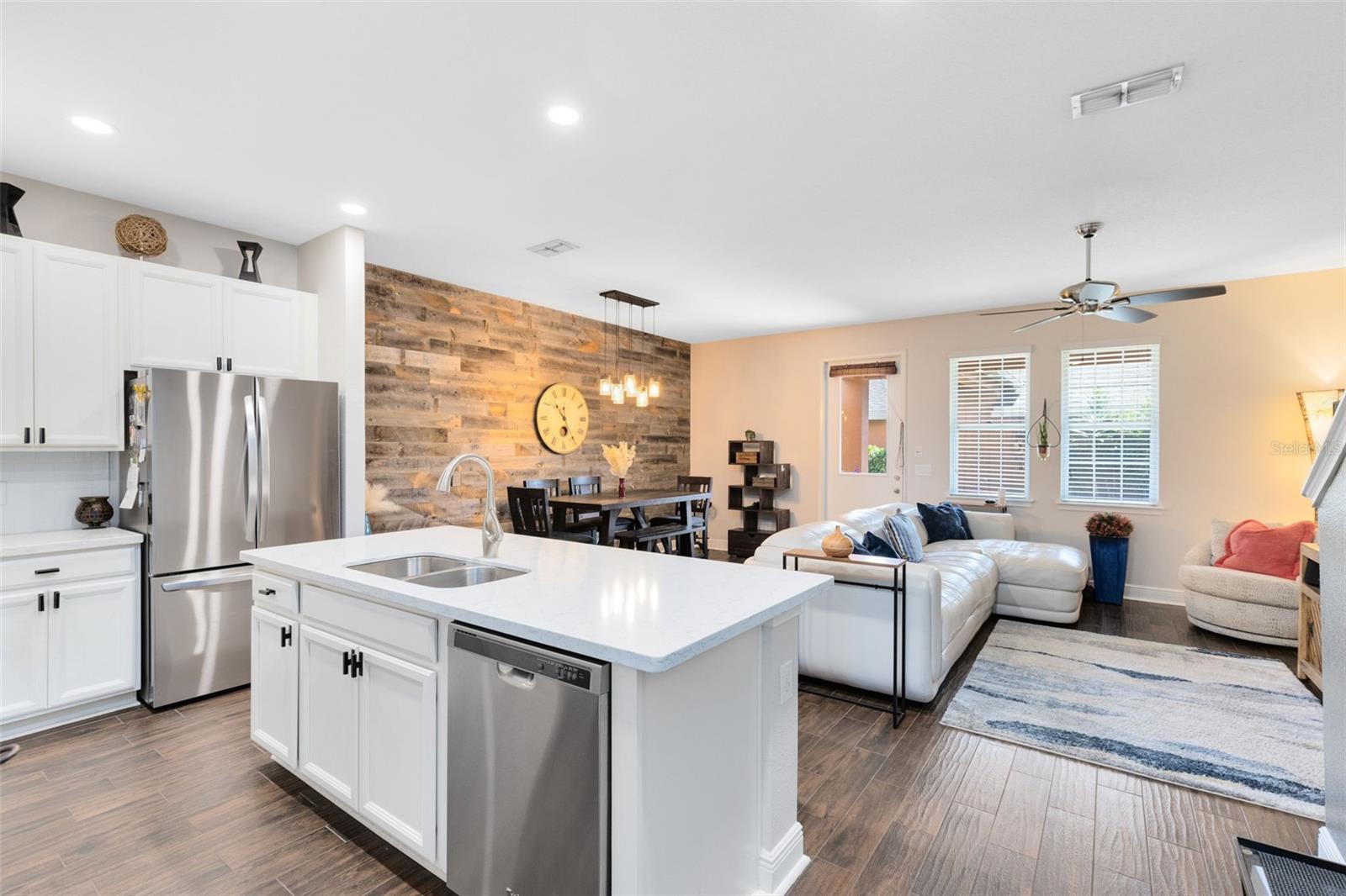 Image 8 of 43 For 15458 Honeybell Drive