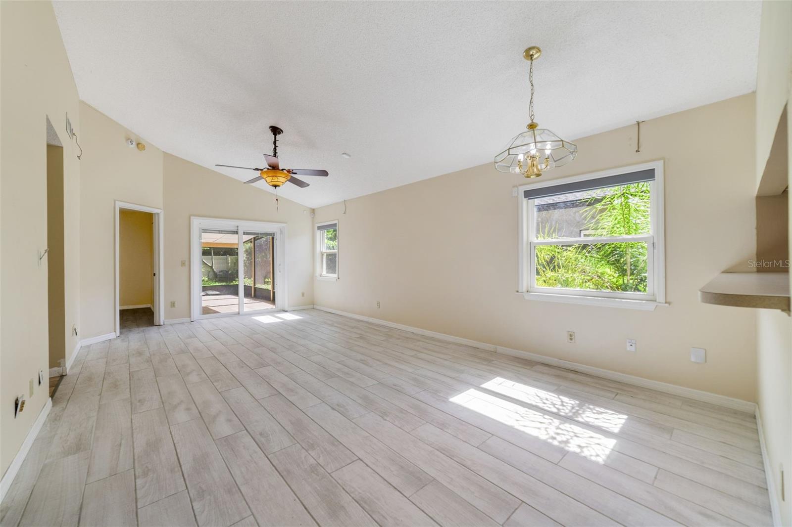 Image 13 of 20 For 13909 Ginger Creek Boulevard