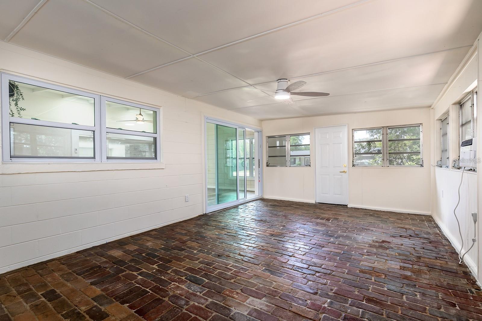 Image 17 of 23 For 2637 Florence Street