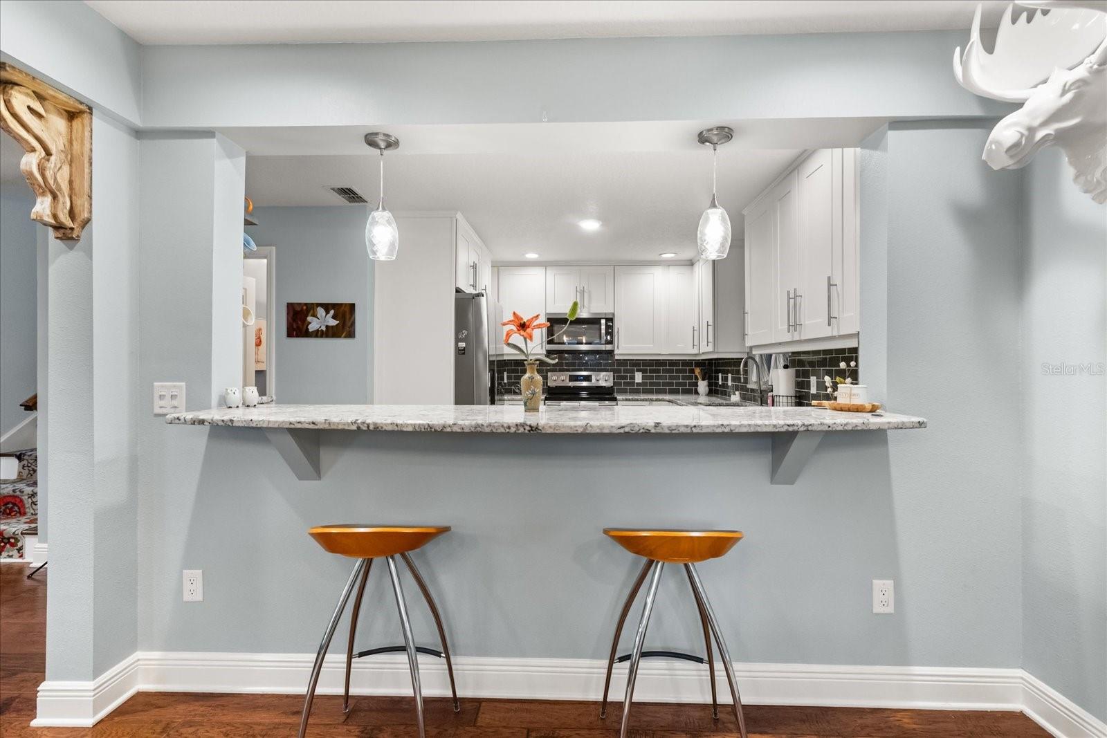 Image 11 of 40 For 6963 Manhattan Avenue
