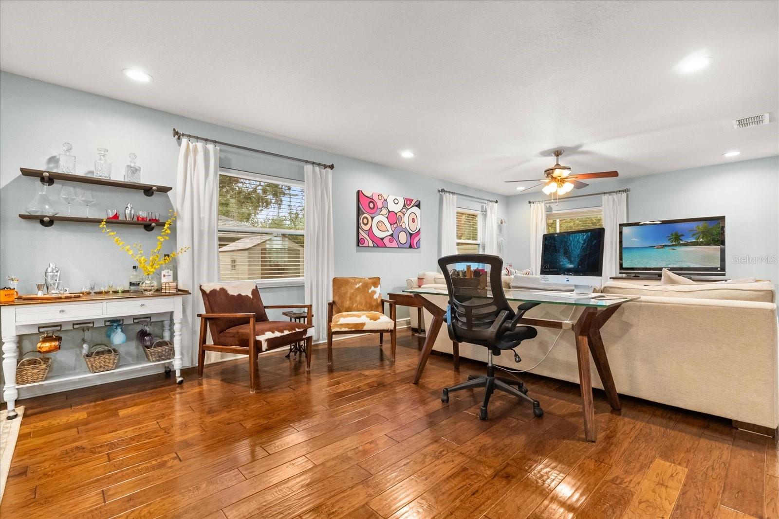 Image 7 of 40 For 6963 Manhattan Avenue