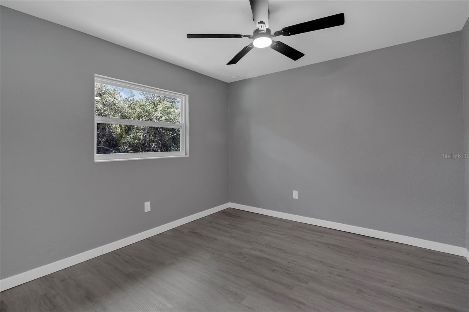 Image 13 of 22 For 315 Bayview Street B