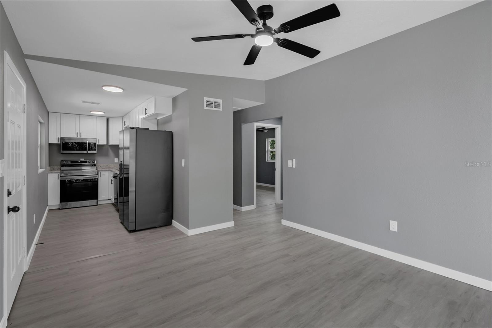 Image 5 of 22 For 315 Bayview Street B