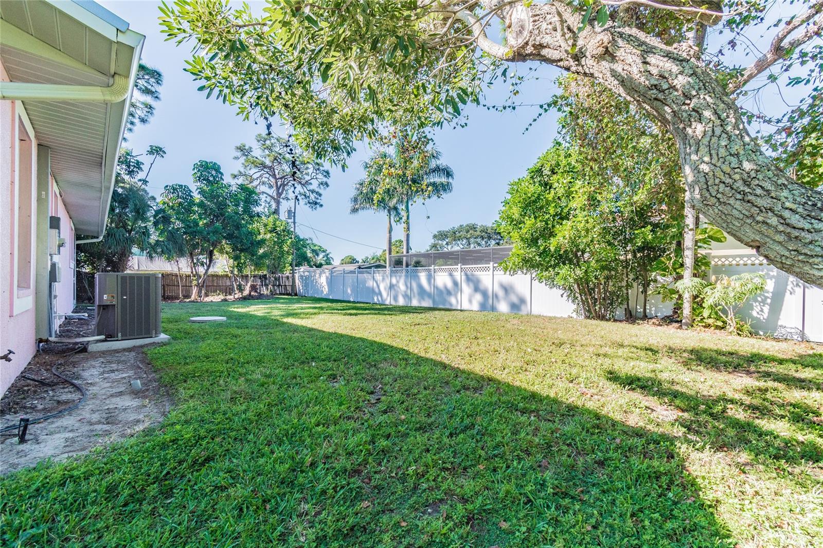Image 27 of 36 For 804 75th Street W