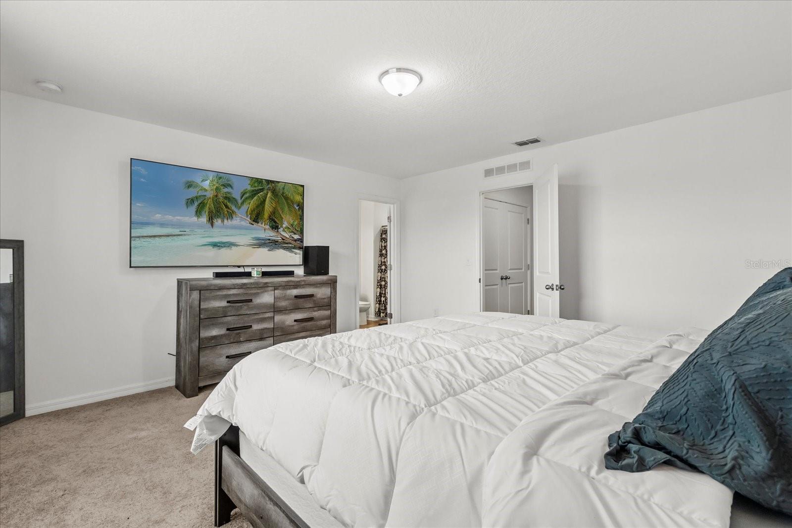 Image 13 of 17 For 827 Grandin Street