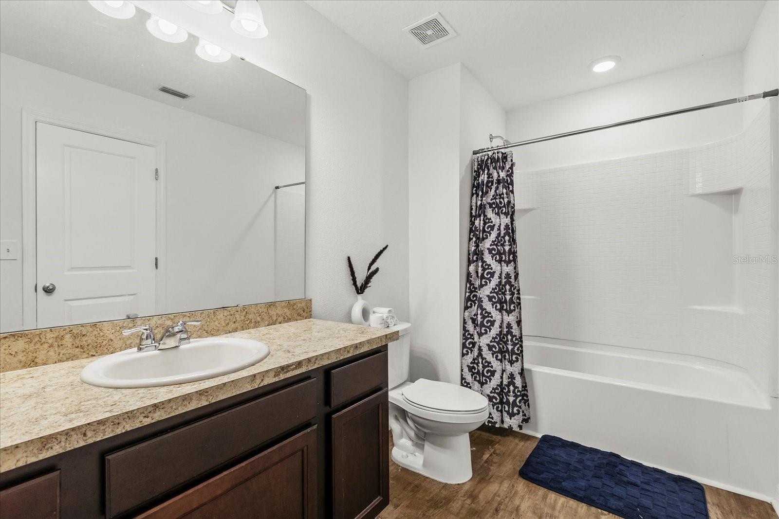 Image 15 of 17 For 827 Grandin Street