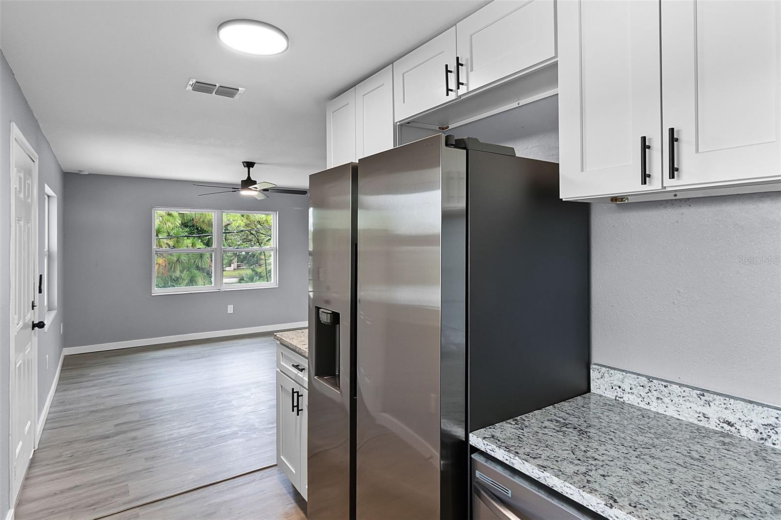 Image 10 of 21 For 315 Bayview Street C