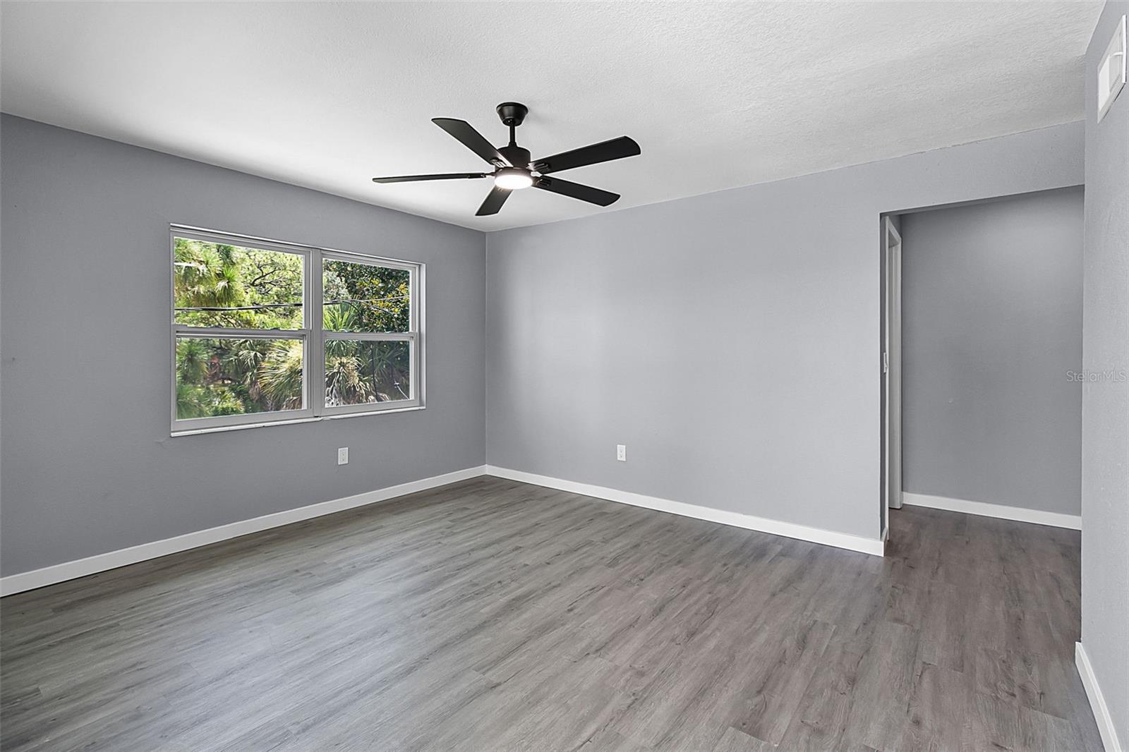 Image 6 of 21 For 315 Bayview Street C