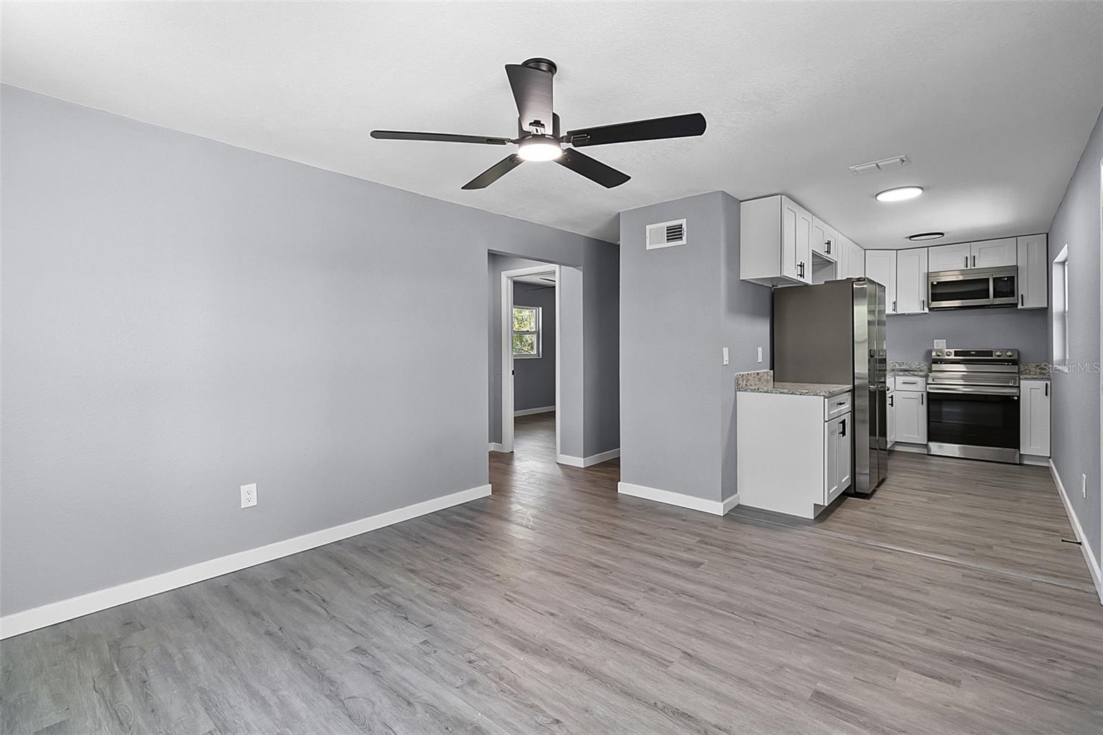 Image 7 of 21 For 315 Bayview Street C