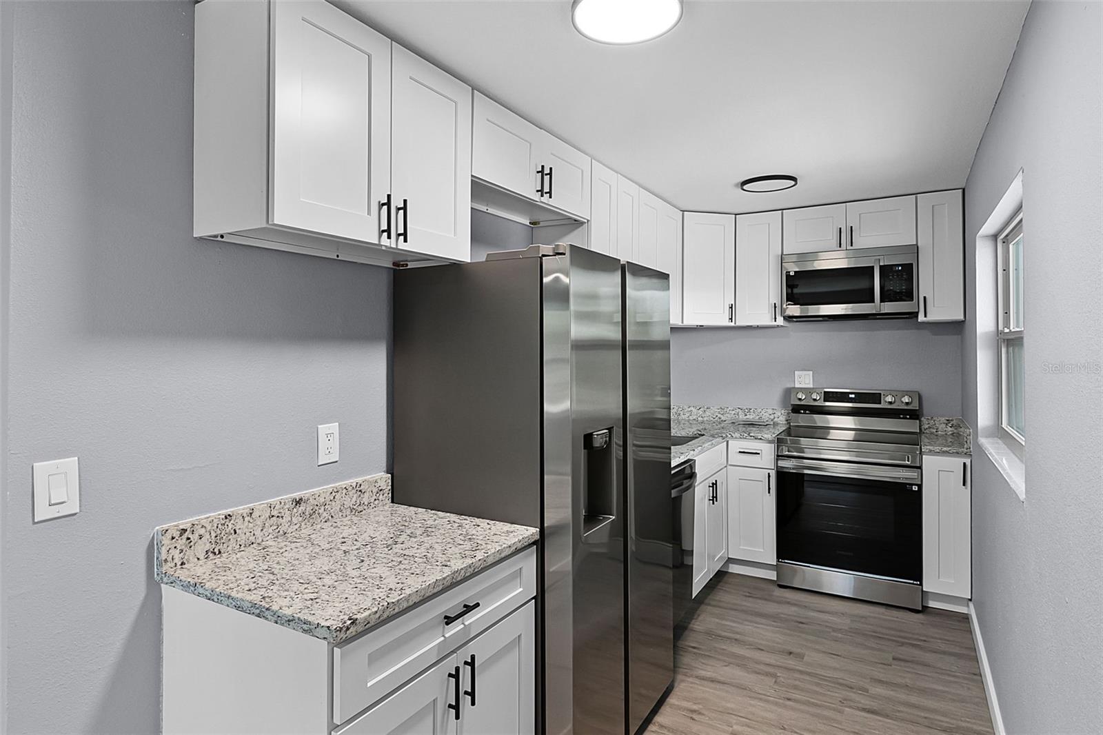 Image 9 of 21 For 315 Bayview Street C