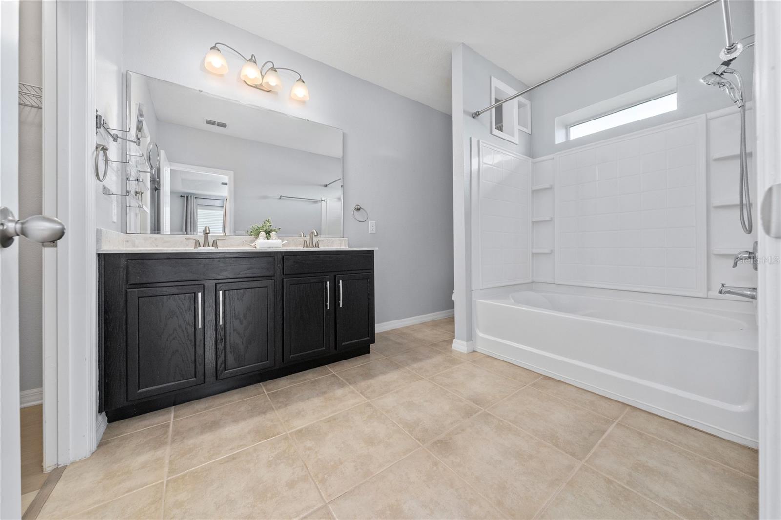 Image 28 of 35 For 6522 Goldenrod Road 60c