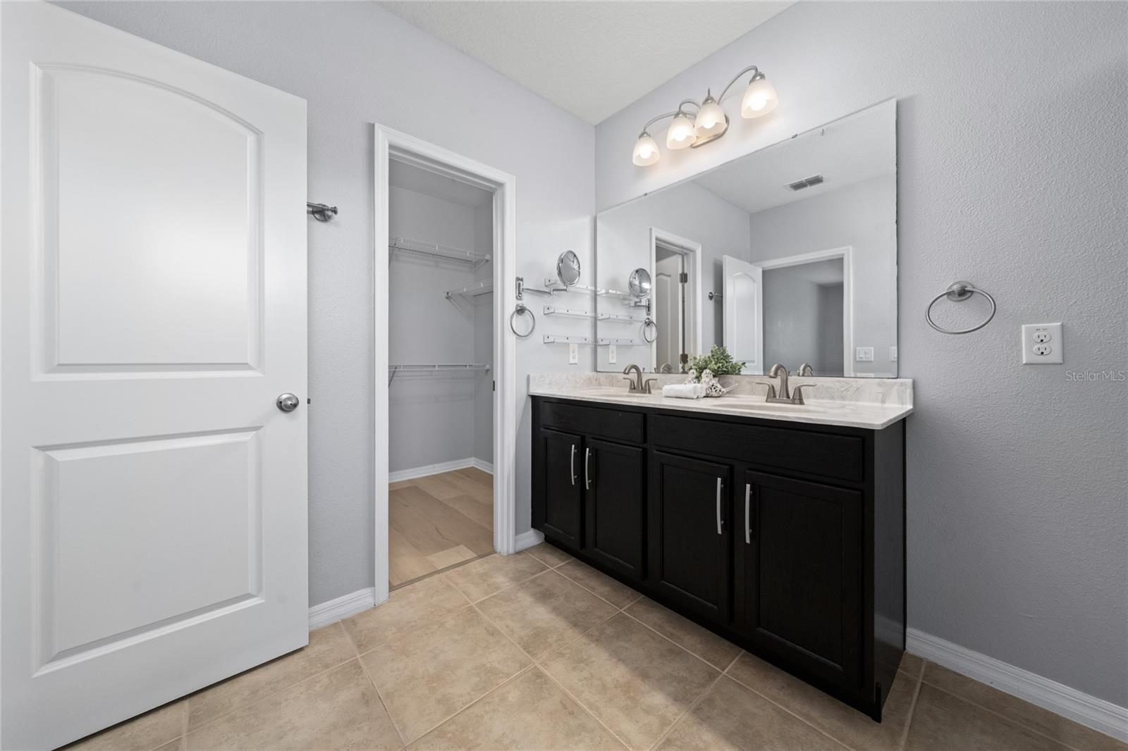 Image 29 of 35 For 6522 Goldenrod Road 60c
