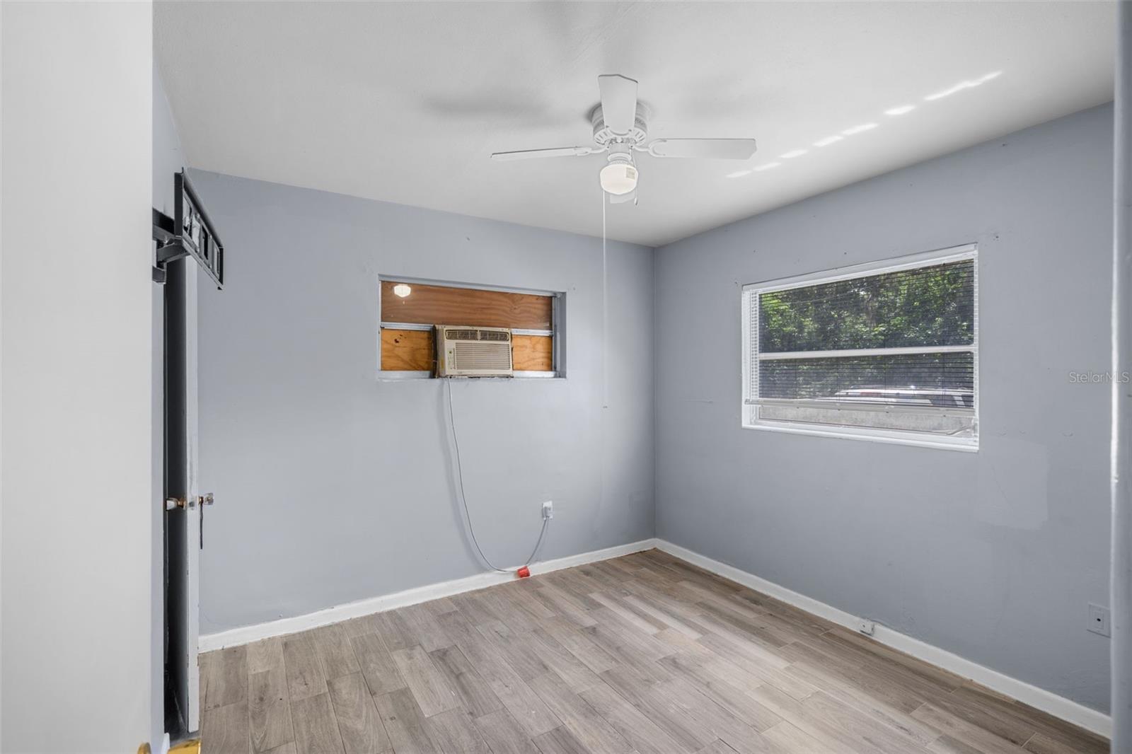 Image 10 of 16 For 1220 Sunshine Avenue