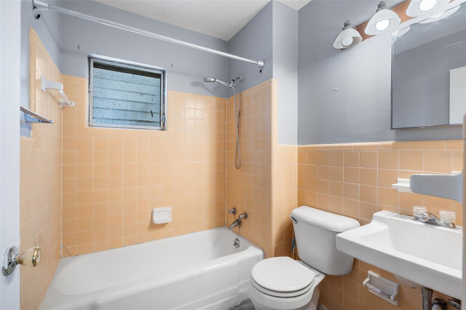 Image 14 of 16 For 1220 Sunshine Avenue
