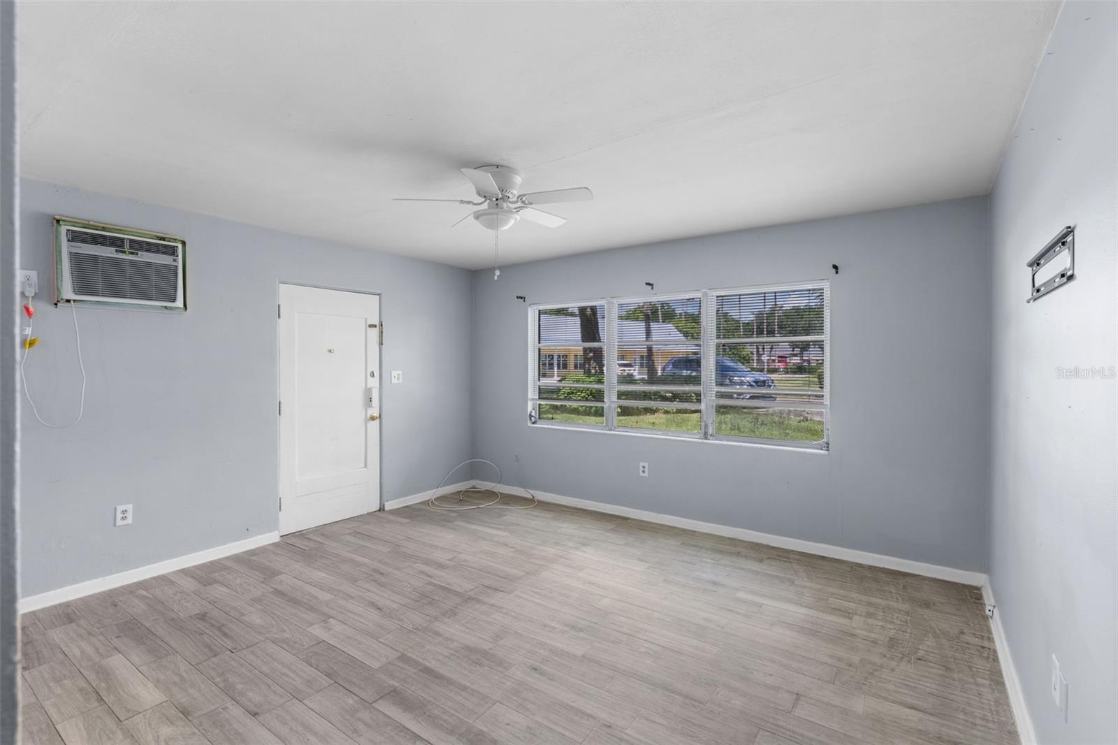 Image 6 of 16 For 1220 Sunshine Avenue