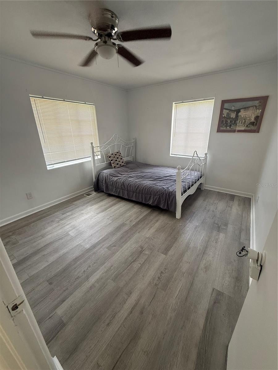 Image 10 of 23 For 419 Frankfort Avenue