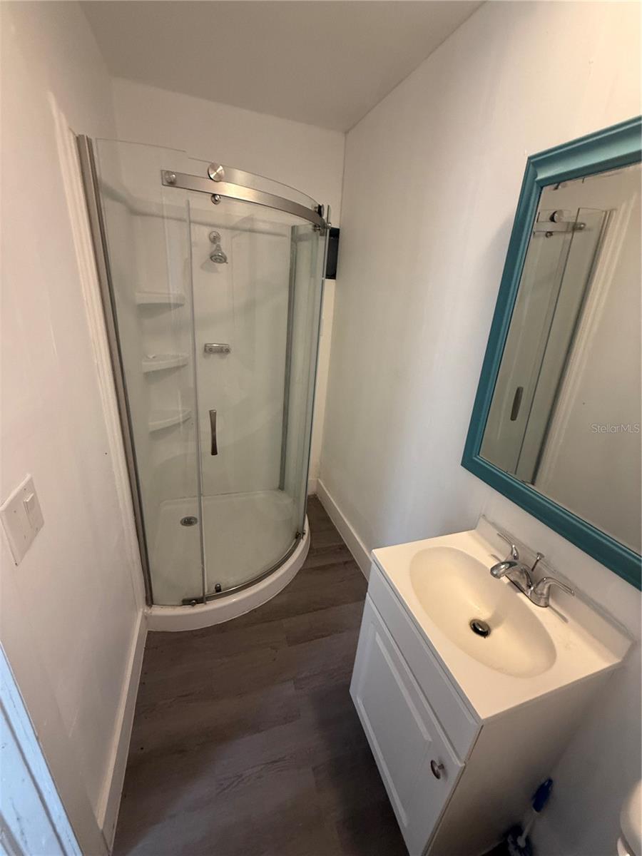 Image 11 of 23 For 419 Frankfort Avenue
