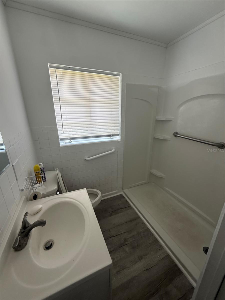 Image 12 of 23 For 419 Frankfort Avenue