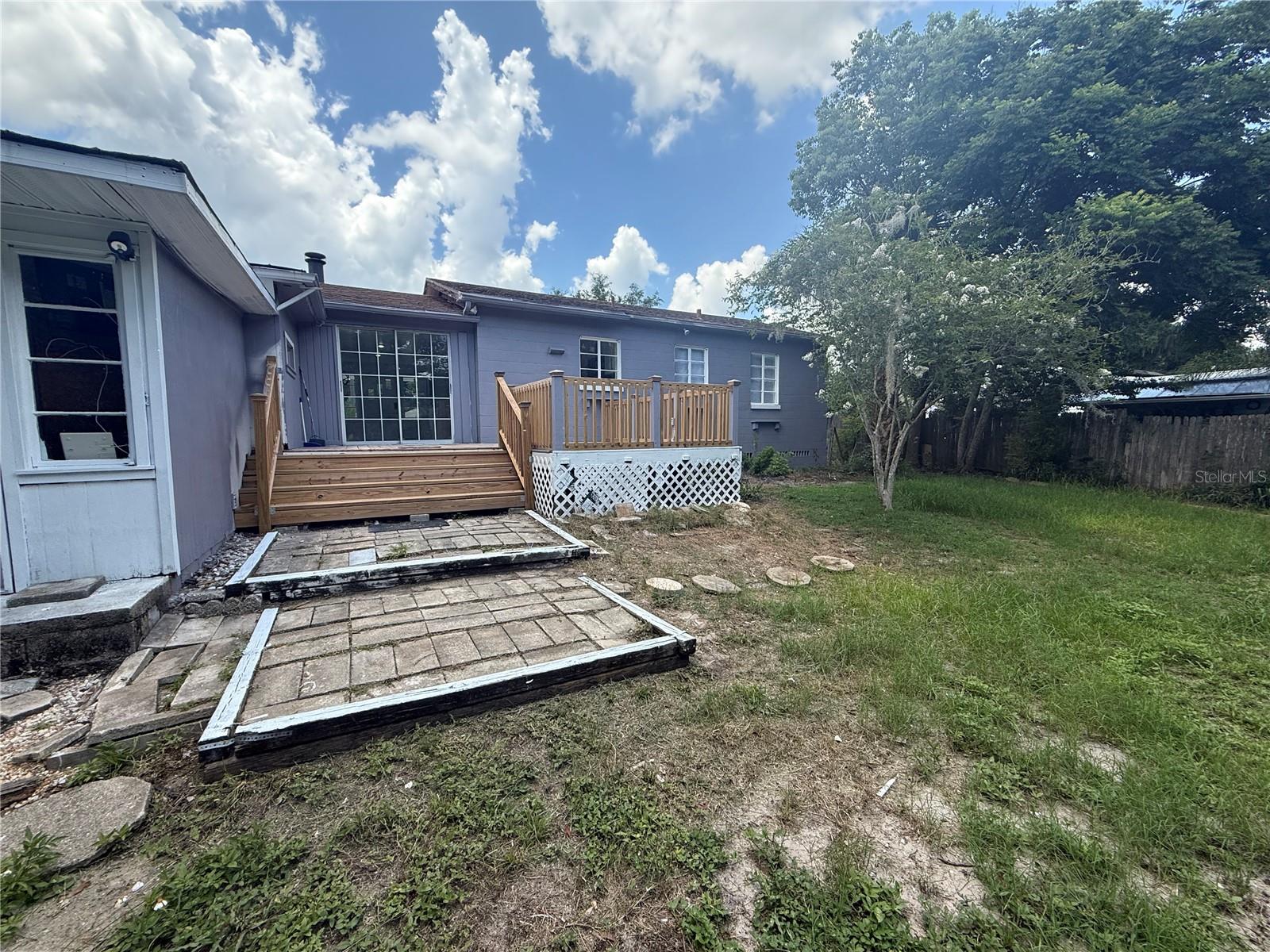 Image 21 of 23 For 419 Frankfort Avenue