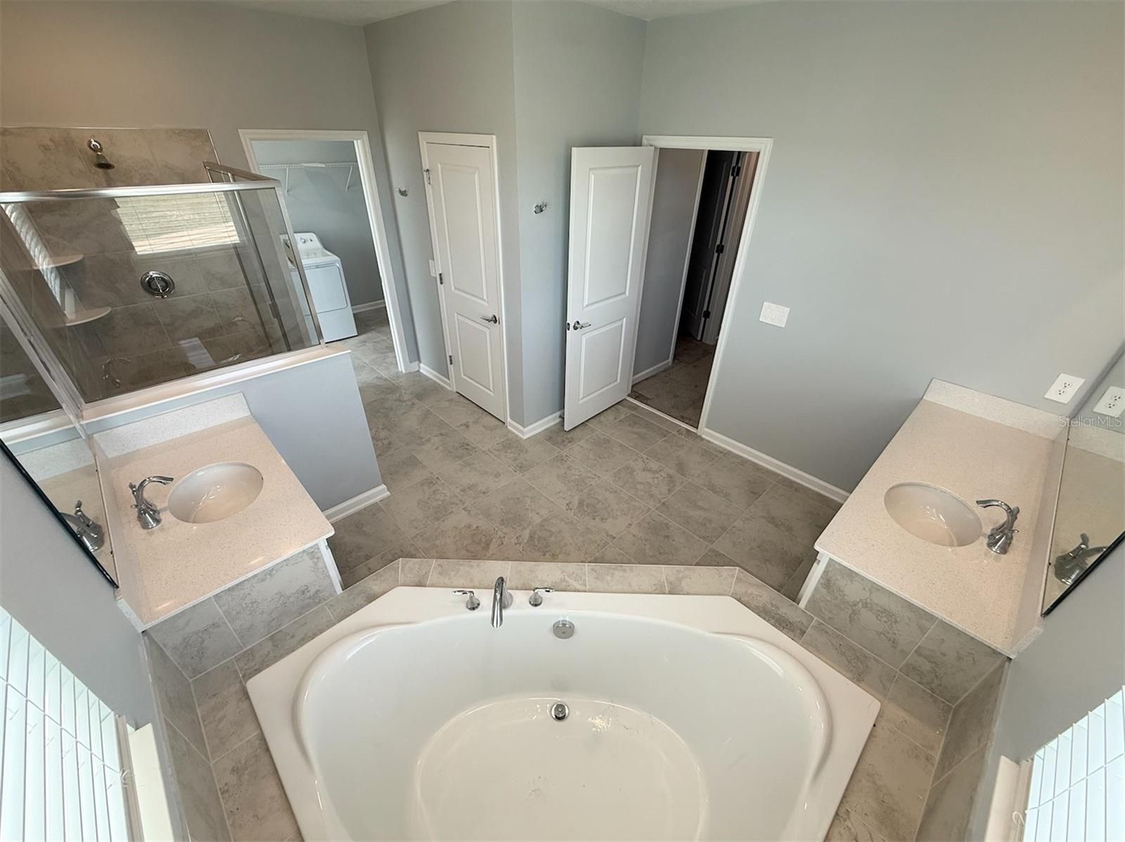 Image 10 of 33 For 7113 Dilly Lake Avenue